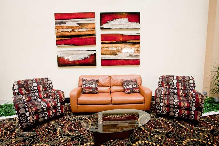 Embassy By Hilton Detroit - Livonia/novi 4*