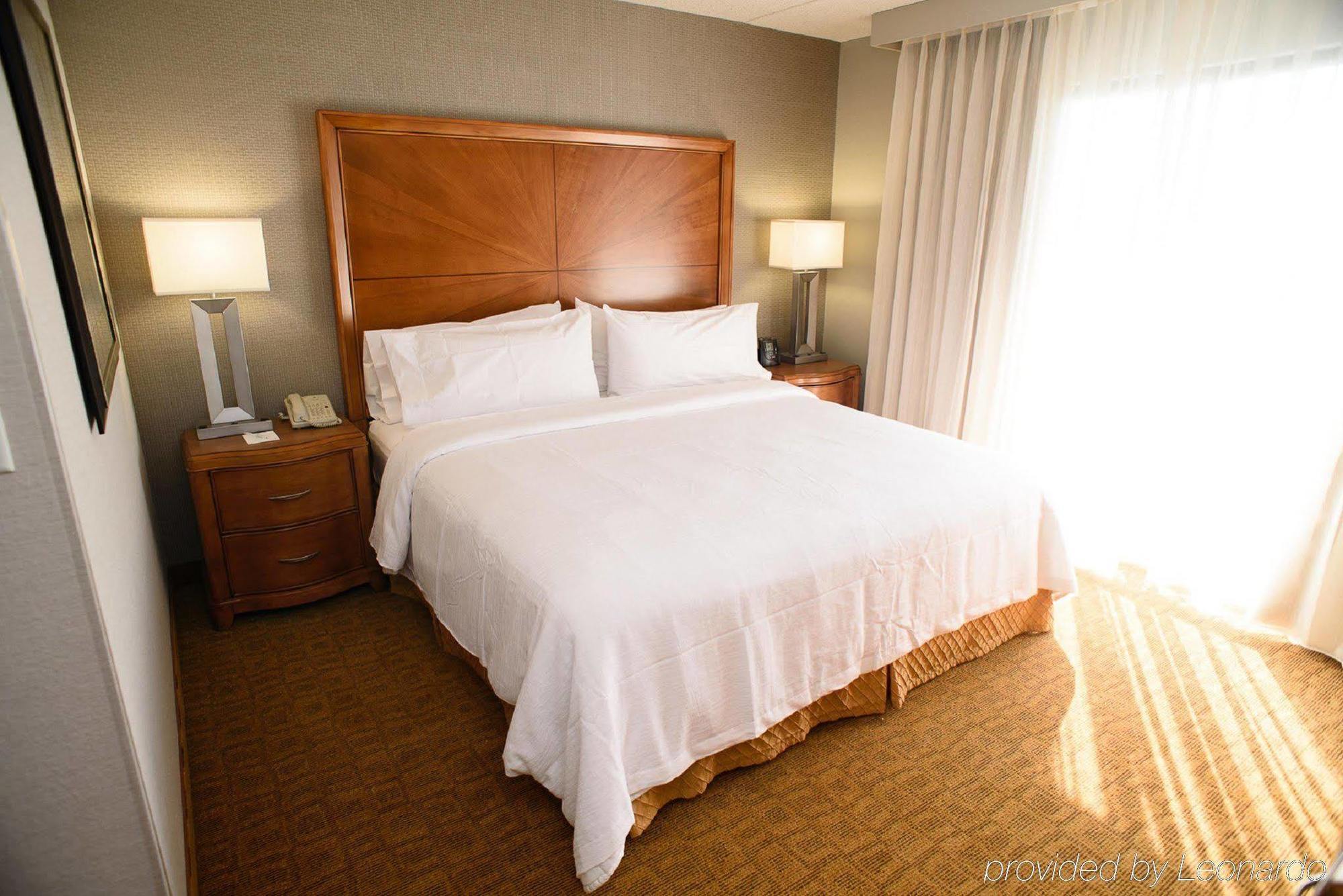 Embassy By Hilton Detroit - Livonia/novi Hotel